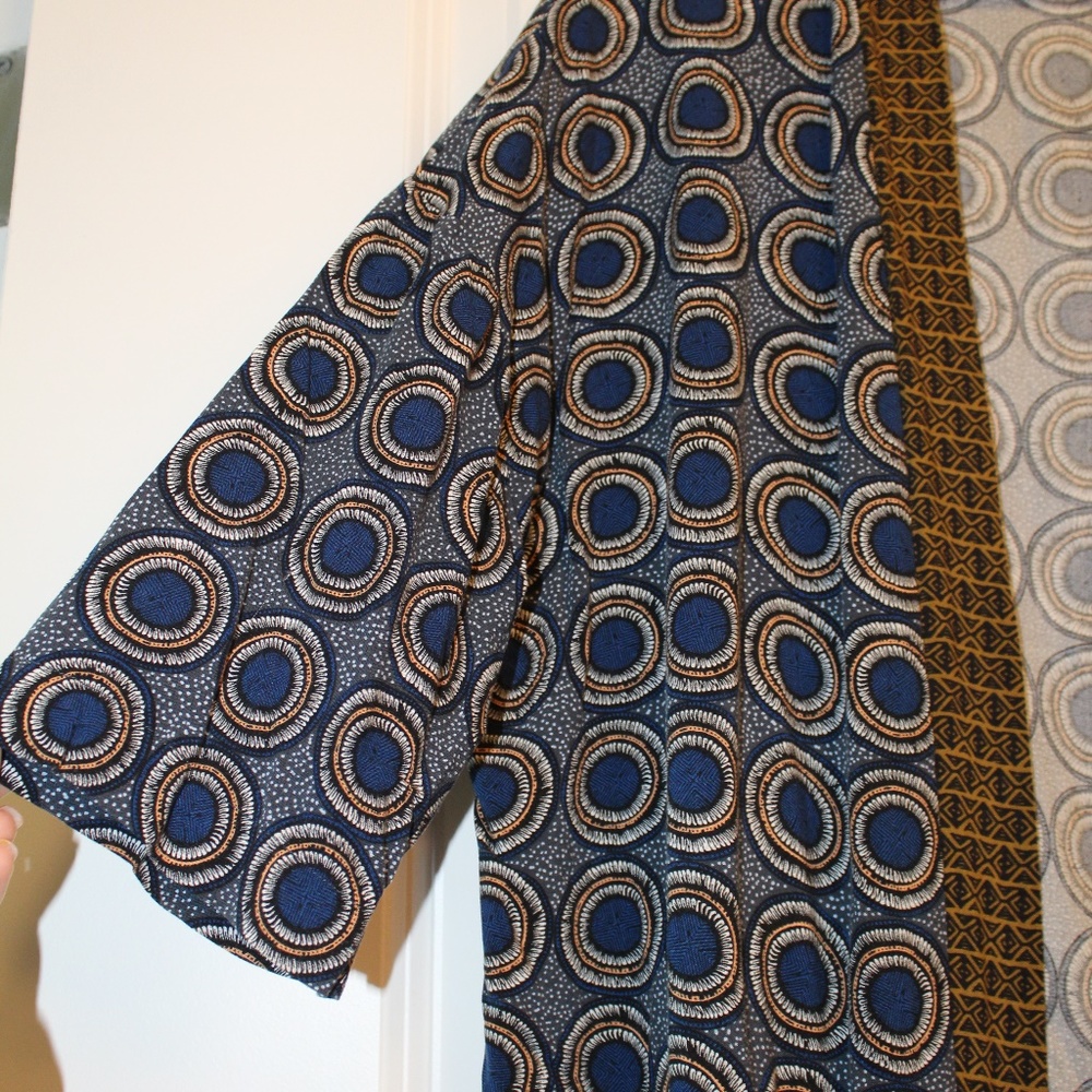 Short Sleeve Cardigan - Picture 3 of 4